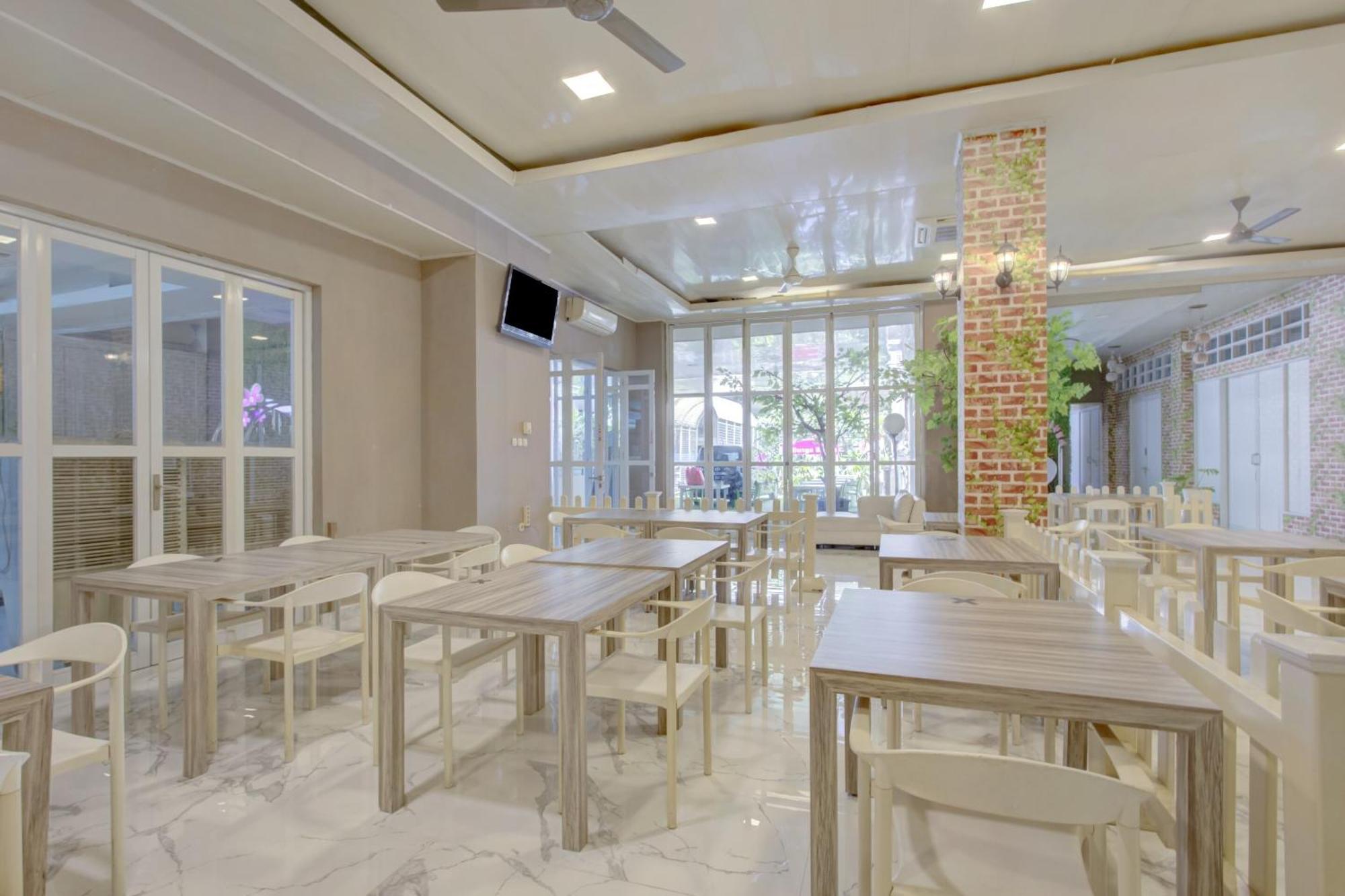 Hotel O Gambir Near Juanda Station Formerly Bunga Dahlia Jakarta Exterior photo