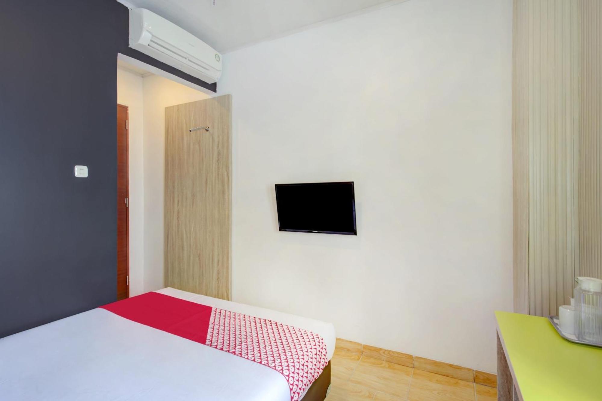 Hotel O Gambir Near Juanda Station Formerly Bunga Dahlia Jakarta Exterior photo
